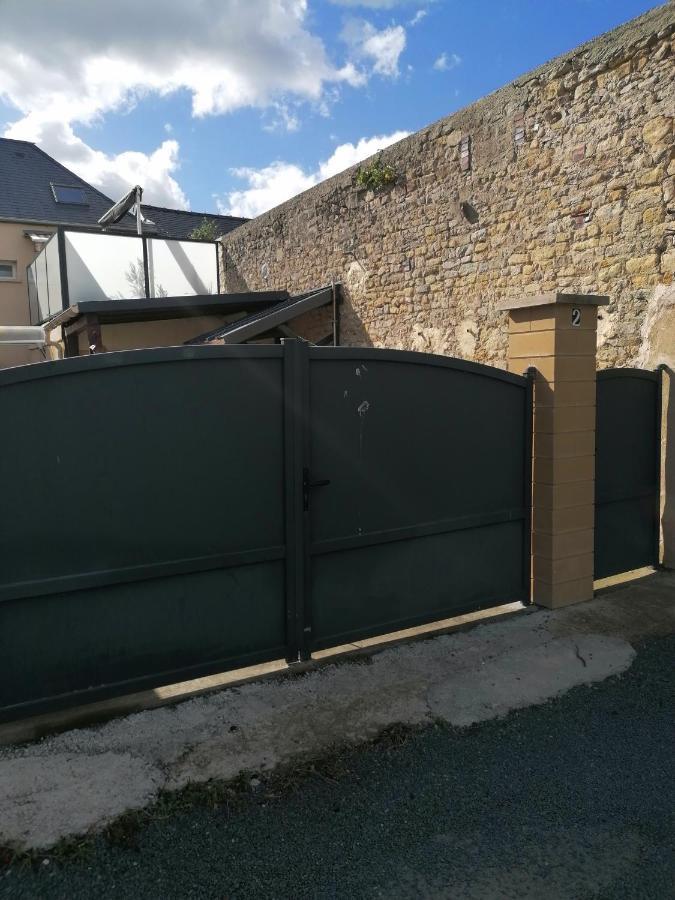 Maison rénovée 800 m plage Omaha beach avec extérieur aménagé proche Port en Bessin Vierville-sur-Mer Exterior foto